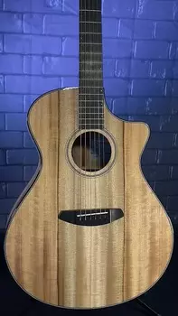 Акустическая гитара Breedlove Oregon Concerto CE Myrtlewood - Natural Gloss Top w/ case