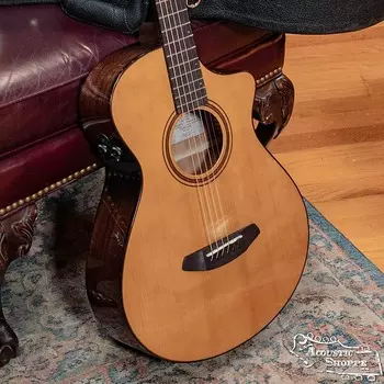 Акустическая гитара Breedlove Organic Pro Performer Concertina, европейская ель/африканское красное дерево, состаренный тонер в разрезе, со звукоснимателем Fishman #9652 PFCA18CEEUAM