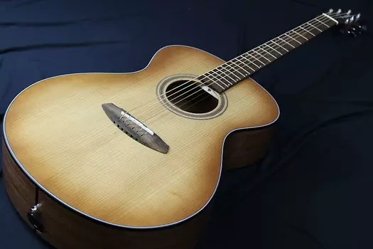 Акустическая гитара Breedlove Signature Concert Copper E