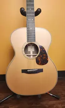 Акустическая гитара Furch Vintage 2 OM SR With Hardshell Case