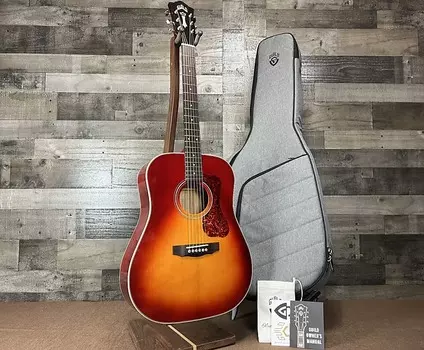 Акустическая гитара Guild D-140 Dreadnought Acoustic Guitar - Cherry Burst w/ Gig Bag