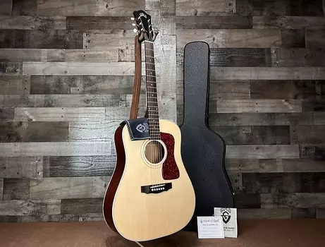 Акустическая гитара Guild D-40E Acoustic-Electric Guitar - Natural W/Hardshell Case