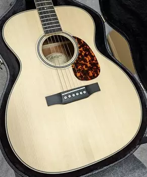 Акустическая гитара Larrivee OM-03 Mahogany Acoustic, w/case, setup, gift & shipping