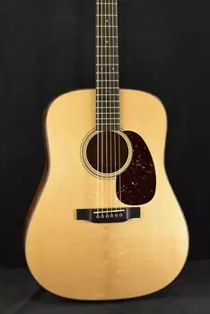 Акустическая гитара Martin D-18E Modern Deluxe Acoustic-Electric Natural