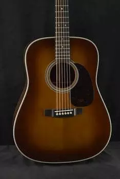Акустическая гитара Martin D-28 Ambertone