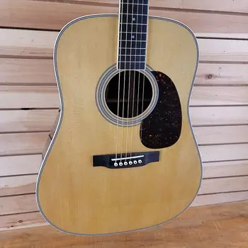 Акустическая гитара Martin D-35 Acoustic Guitar with Martin Molded Hardshell Case