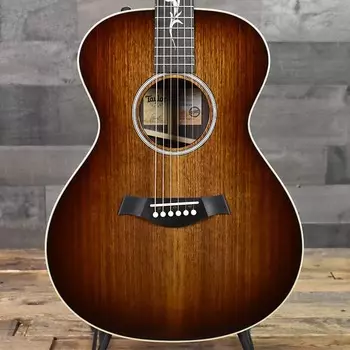 Акустическая гитара Taylor C22e B3025 Grand Concert, Walnut/Rosewood with Hard Shell Case and Circa 74 Acoustic Amp