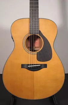 Акустическая гитара Yamaha FSX5 Red Label Small Body Acoustic Electric Guitar w/Hard Shell Case