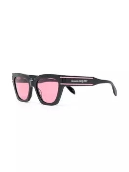 Alexander McQueen Eyewear солнцезащитные очки с логотипом на дужке, черный