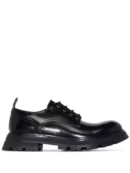 Alexander McQueen туфли Wander на шнуровке, черный