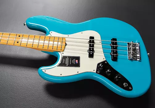 American Professional II Jazz Bass Левая рука - Майами Блю Fender American Professional II Jazz Bass Left Hand - Miami