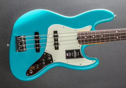 American Professional II Jazz Bass - Синий Майами с палисандровым деревом Fender American Professional II Jazz Bass - Miami w/