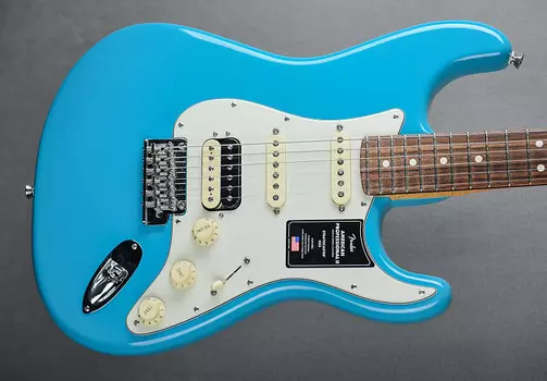 American Professional II Stratocaster HSS - Синий Майами с палисандровым деревом Fender American Professional II Stratocaster HSS - Miami w/