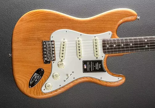 American Vintage II 1973 Stratocaster - Aged Natural с палисандровым деревом Fender American II Stratocaster - w/Rosewood