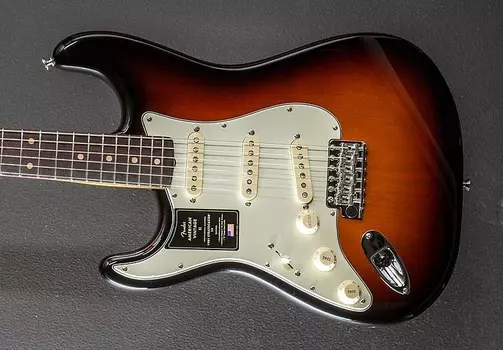 American Vintage II Stratocaster 1961, левая рука, 3 цвета, солнечные лучи Fender American II Stratocaster Left Hand -