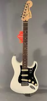 Американский исполнитель Fender Stratocaster American Performer Stratocaster
