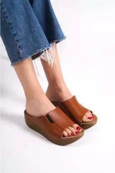 Анатомические тапочки для мам на мягкой удобной подошве на танкетке Capone Outfitters, коричневый