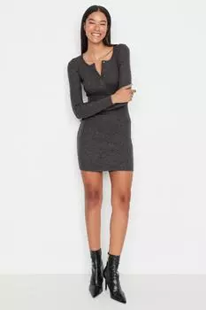 Антрацитовое эластичное трикотажное платье с квадратным вырезом и кнопками в рубчик Trendyol, серый