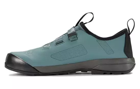 Кроссовки походные Arcteryx Arakys женские, серый зеленый