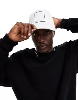 Armani Exchange — шляпа кремового цвета с квадратным и линейным логотипом