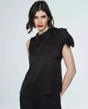 Асимметричная женская блузка с декоративной деталью на плече & Me Unlimited, черный