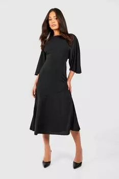 Асимметричное атласное платье макси Petite с рукавами ангела boohoo, черный