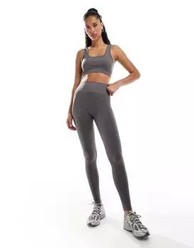 ASOS 4505 – Icon – Бесшовный спортивный бюстгальтер в рубчик стального цвета со средней поддержкой и квадратным вырезом