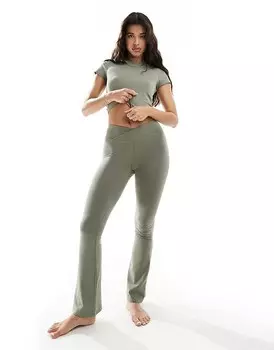 ASOS 4505 – Расклешенные леггинсы узкого кроя оливково-зеленого цвета из мягкой ткани с поясом с запахом