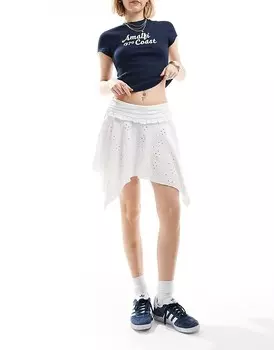 ASOS DESIGN – Белая юбка с рюшами, вышивкой на люверсах и косым подолом сзади