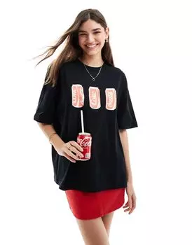 ASOS DESIGN – черная толстая футболка оверсайз с лицензионным изображением банки Coca Cola