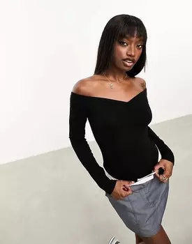 ASOS DESIGN – Черное боди со рюшами спереди и вырезом «Кармен»