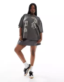 ASOS DESIGN Curve – Плотная графитовая футболка-бойфренд с графикой Polaroid, мотивом Нью-Йорка и эффектом стирания