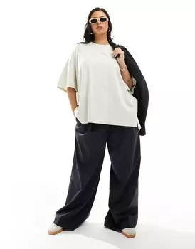 ASOS DESIGN Curve — серо-бежевая футболка оверсайз с петлей сзади