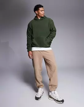 ASOS DESIGN – коричневые зауженные джоггеры из флиса