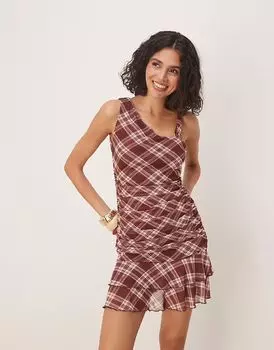 ASOS DESIGN мини-платье на одно плечо с асимметричными перекрученными бретелями в бордовую клетку