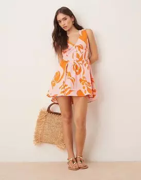 ASOS DESIGN мини-платье с v-образным вырезом, застежкой на пуговицы и розовым абстрактным принтом