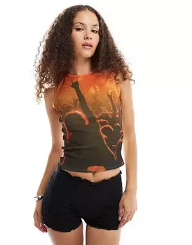 ASOS DESIGN – Оранжевая сетчатая майка с изображением музыкального фестиваля