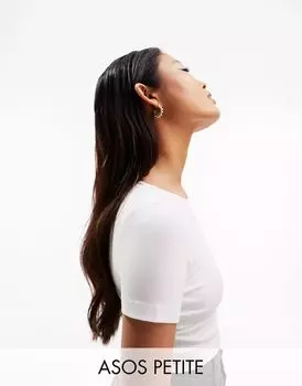 ASOS DESIGN Petite — короткая приталенная футболка белого цвета