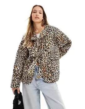ASOS DESIGN – Стеганая куртка с животным принтом
