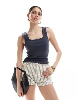 ASOS DESIGN – Темно-графитовый топ без рукавов с глубоким ромбовидным вырезом