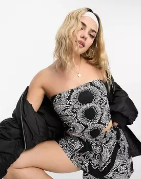 ASOS DESIGN – Топ без бретелек с принтом банданы, зауженным краем по низу и сборками по бокам, однотонный