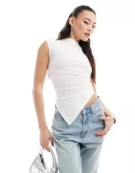 ASOS DESIGN – Топ цвета слоновой кости со сборками, асимметричным подолом и высоким воротником-стойкой
