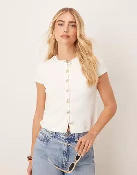 ASOS DESIGN трикотажный структурированный кардиган с рукавами-крылышками и золотыми пуговицами кремового цвета