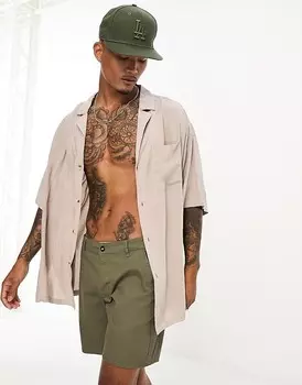 ASOS DESIGN – Удлиненная рубашка для боулинга из серо-коричневой вискозы с заниженными плечами