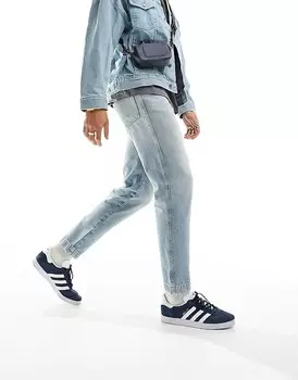 ASOS DESIGN - Зауженные голубые потертые джинсы