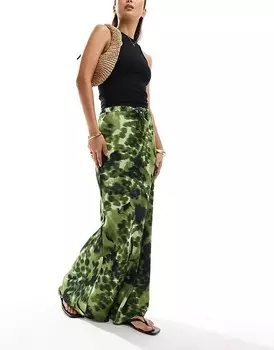 ASOS DESIGN – Зеленая атласная юбка макси в трех направлениях с животным принтом