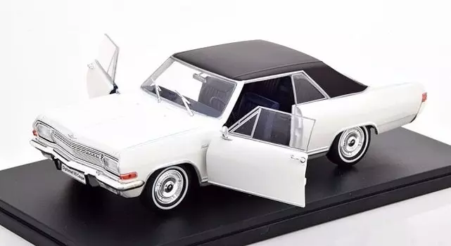 Atlas Opel Diplomat A Coupe V8 1965 Белый 1:24 Ab24P005
