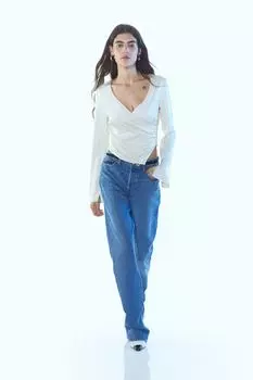 Атласная блузка-конверт H&amp;M, сливочный
