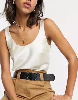Атласная майка кремового цвета с круглым вырезом ASOS DESIGN