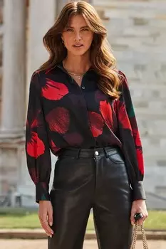 Атласная рубашка с цветочным принтом Sosandar, черный